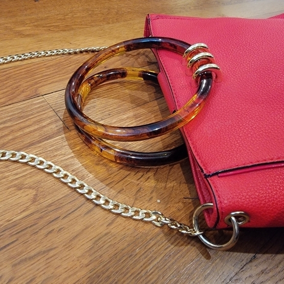 Gianni Bini Red Vegan Leather Purse Tortoise Ring Handles and Chain strap - Picture 4 of 16